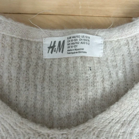 ~Fall sweater~ - Picture 2 of 4